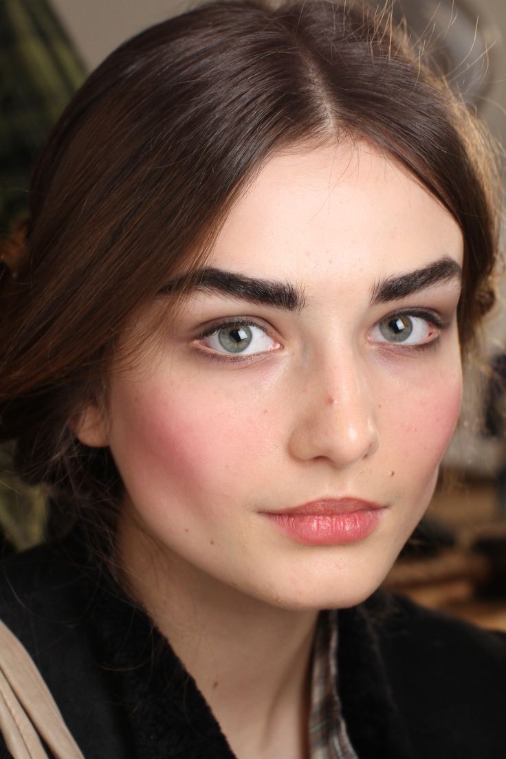 Εντυπωσιάστε με τα πιο trendy μακιγιάζ για πάρτι Εντυπωσιάστε με τα πιο trendy μακιγιάζ για πάρτι